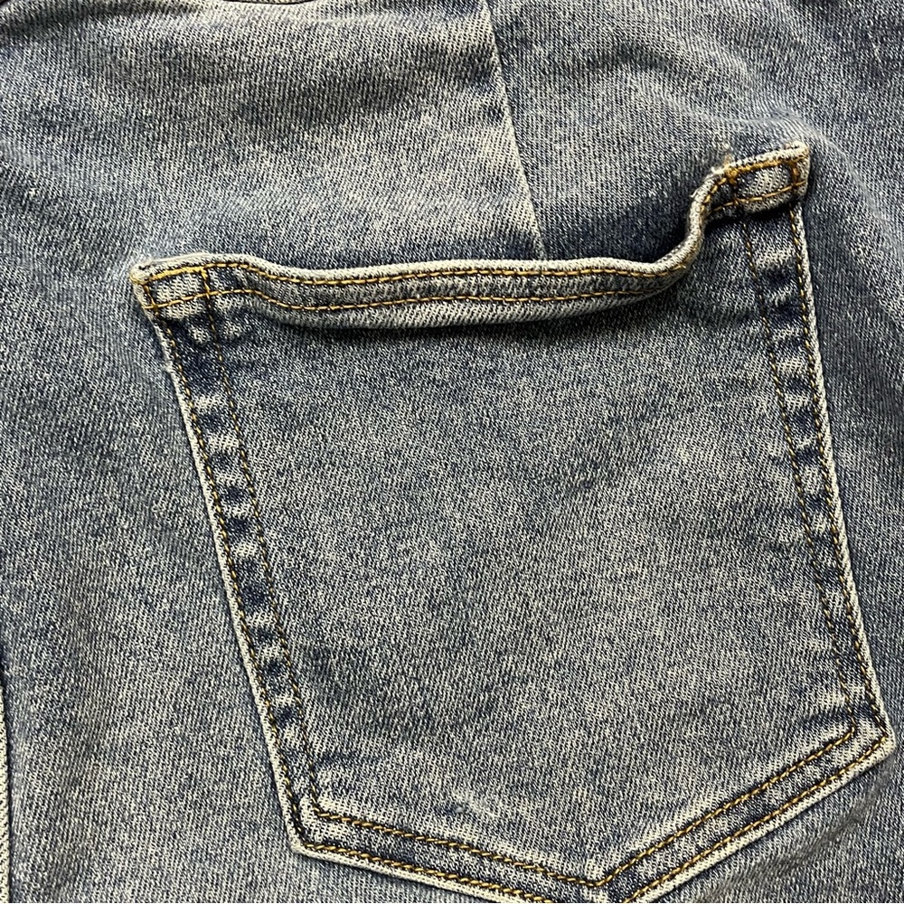 Ava & Viv Light wash Overall Shorts Size 20 - Picture 9 of 9